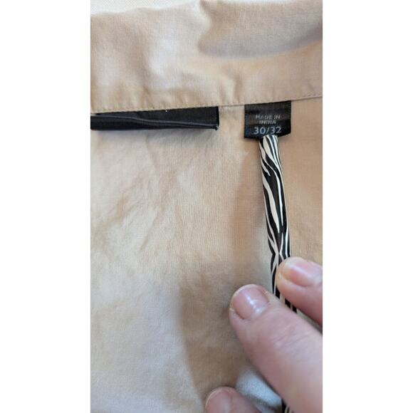 Avenue Womens Sz 30/32 Ruffle Front V-Neck Button Down 100% Cotton - Picture 6 of 12